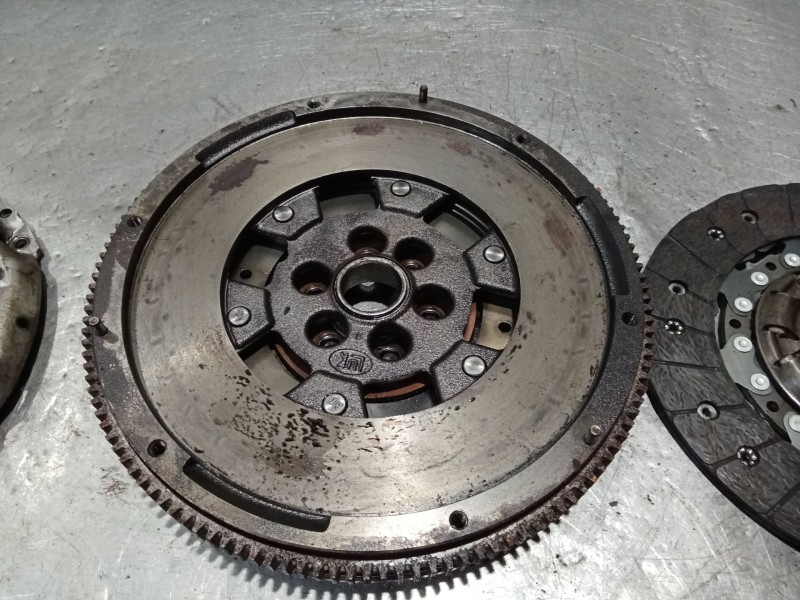 Recambio de kit embrague para skoda suberb (3t4) ambition referencia OEM IAM 324035510  08