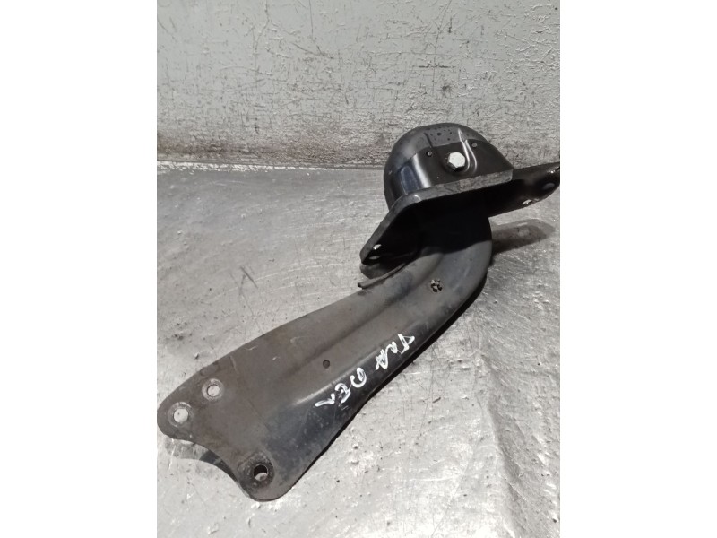 Recambio de brazo suspension superior trasero derecho para skoda suberb (3t4) ambition referencia OEM IAM   08