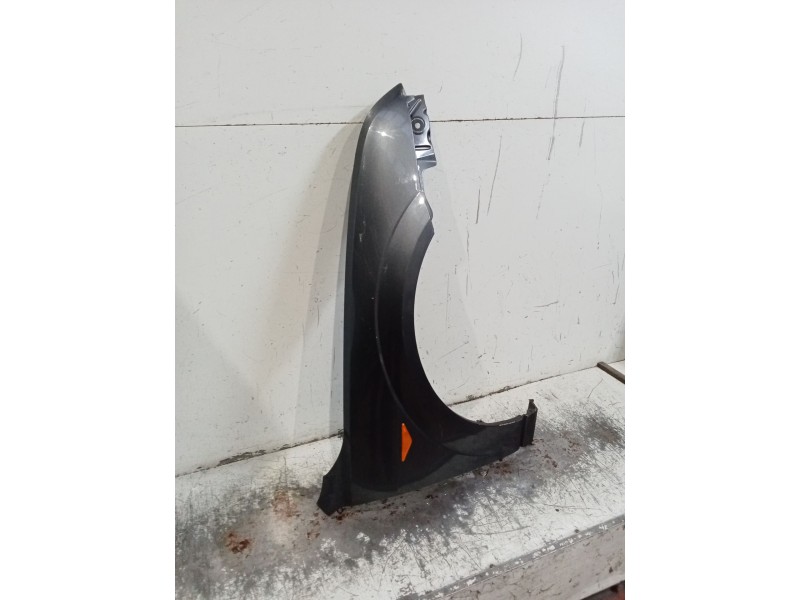 Recambio de aleta delantera derecha para ford mondeo iii (b5y) 1.8 16v referencia OEM IAM  4P 02