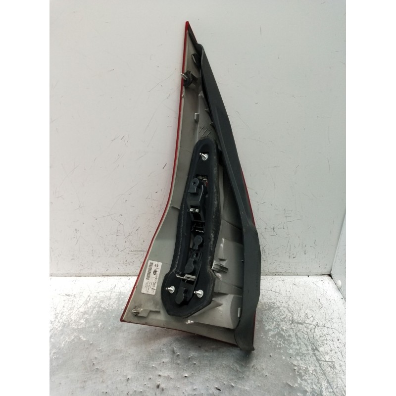 Recambio de piloto trasero derecho para renault megane ii station wagon (km0/1_) 1.9 dci referencia OEM IAM 2VP98200602 82004173