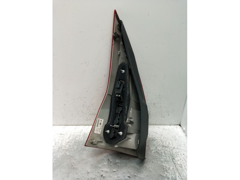 Recambio de piloto trasero derecho para renault megane ii station wagon (km0/1_) 1.9 dci referencia OEM IAM 2VP98200602 82004173