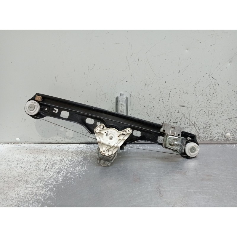 Recambio de elevalunas trasero derecho para mercedes-benz clase c (w203) familiar 2.2 cdi cat referencia OEM IAM 0130822007 5P 0