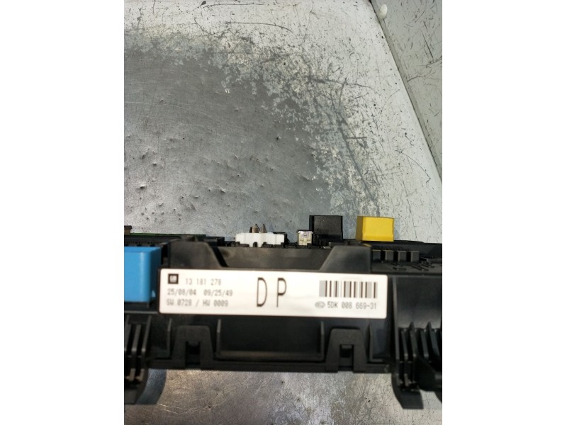 Recambio de caja reles / fusibles para opel astra h (a04) 1.6 (l48) referencia OEM IAM 5DK00866931 13181278 04
