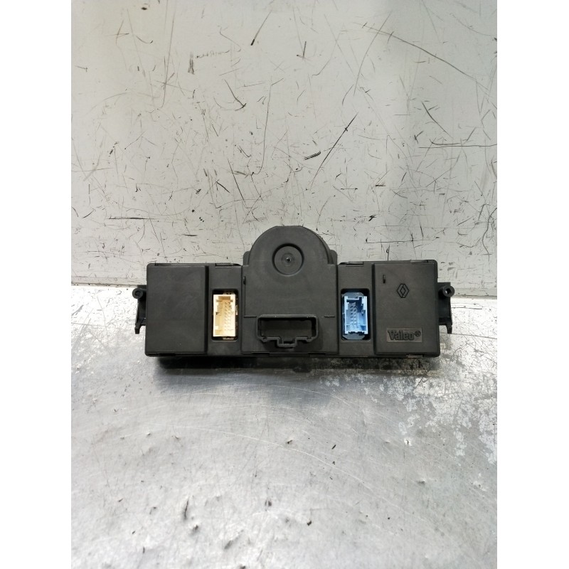Recambio de mando calefaccion / aire acondicionado para renault megane ii station wagon (km0/1_) 1.9 dci referencia OEM IAM 8200