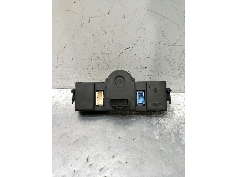 Recambio de mando calefaccion / aire acondicionado para renault megane ii station wagon (km0/1_) 1.9 dci referencia OEM IAM 8200