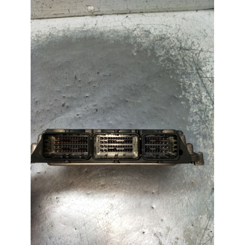 Recambio de centralita motor uce para renault megane ii station wagon (km0/1_) 1.9 dci referencia OEM IAM 0281013907 8200705747 