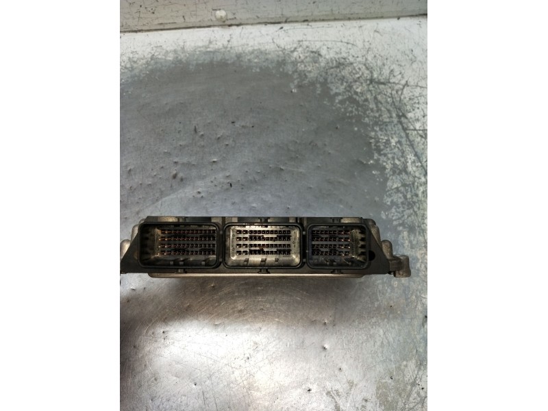 Recambio de centralita motor uce para renault megane ii station wagon (km0/1_) 1.9 dci referencia OEM IAM 0281013907 8200705747 