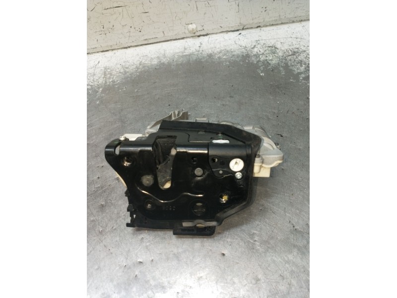 Recambio de motor cierre centralizado delantero derecho para skoda suberb (3t4) ambition referencia OEM IAM 3C1837016A 5P 08