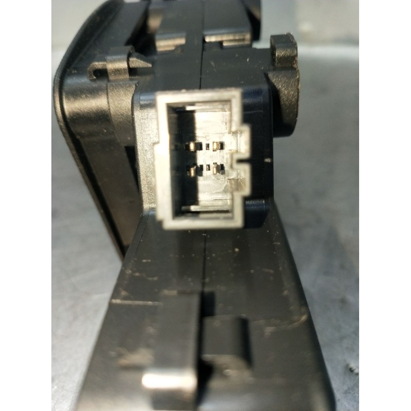 Recambio de motor cierre centralizado trasero derecho para skoda suberb (3t4) ambition referencia OEM IAM 3T0827300B 5P 08