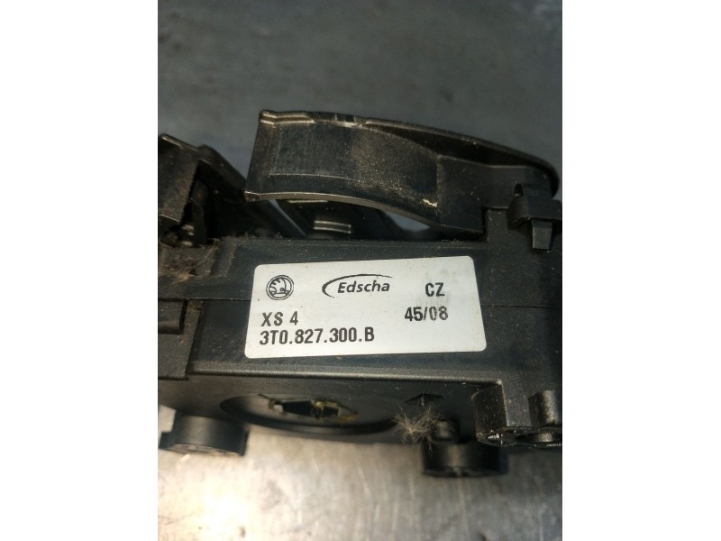 Recambio de motor cierre centralizado trasero derecho para skoda suberb (3t4) ambition referencia OEM IAM 3T0827300B 5P 08