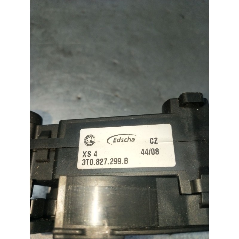 Recambio de motor cierre centralizado trasero izquierdo para skoda suberb (3t4) ambition referencia OEM IAM 3T0827299B 5P 08