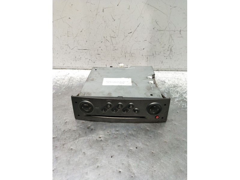 Recambio de sistema audio / radio cd para renault megane ii station wagon (km0/1_) 1.9 dci referencia OEM IAM 8200367492 8200367