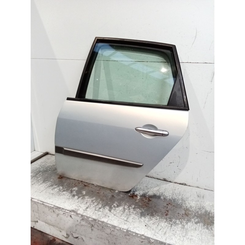 Recambio de puerta trasera derecha para renault scénic ii (jm0/1_) 1.9 dci (jm0g, jm12, jm1g, jm2c) referencia OEM IAM  5P 04