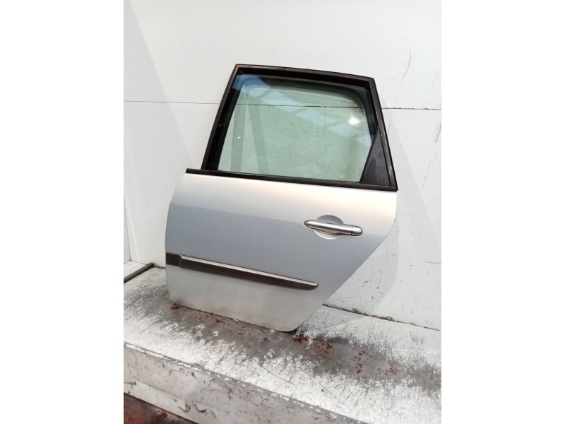 Recambio de puerta trasera derecha para renault scénic ii (jm0/1_) 1.9 dci (jm0g, jm12, jm1g, jm2c) referencia OEM IAM  5P 04