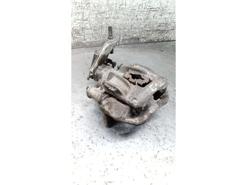 Recambio de pinza freno trasera izquierda para nissan cabstar (f24m, f24w) 35.13 dci, 45.13 dci 2.5 (f24m) referencia OEM IAM   