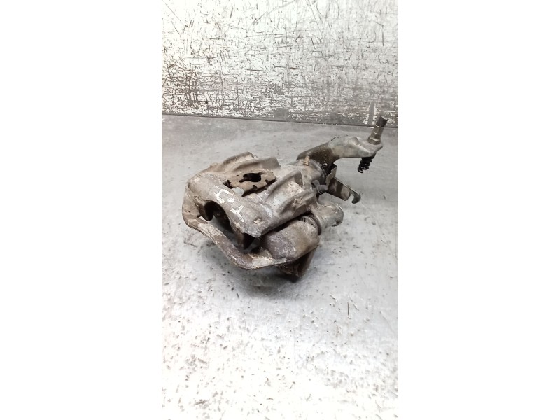 Recambio de pinza freno trasera izquierda para nissan cabstar (f24m, f24w) 35.13 dci, 45.13 dci 2.5 (f24m) referencia OEM IAM   