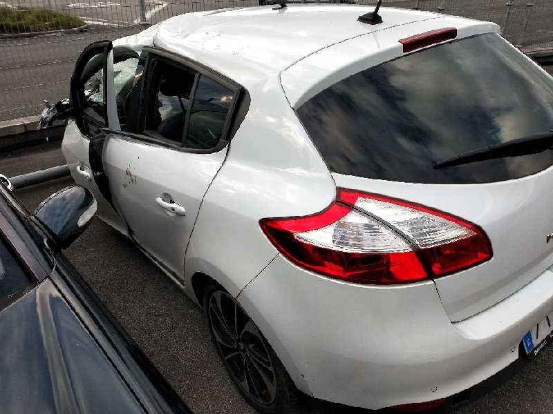 renault megane iii berlina 5 p del año 2014