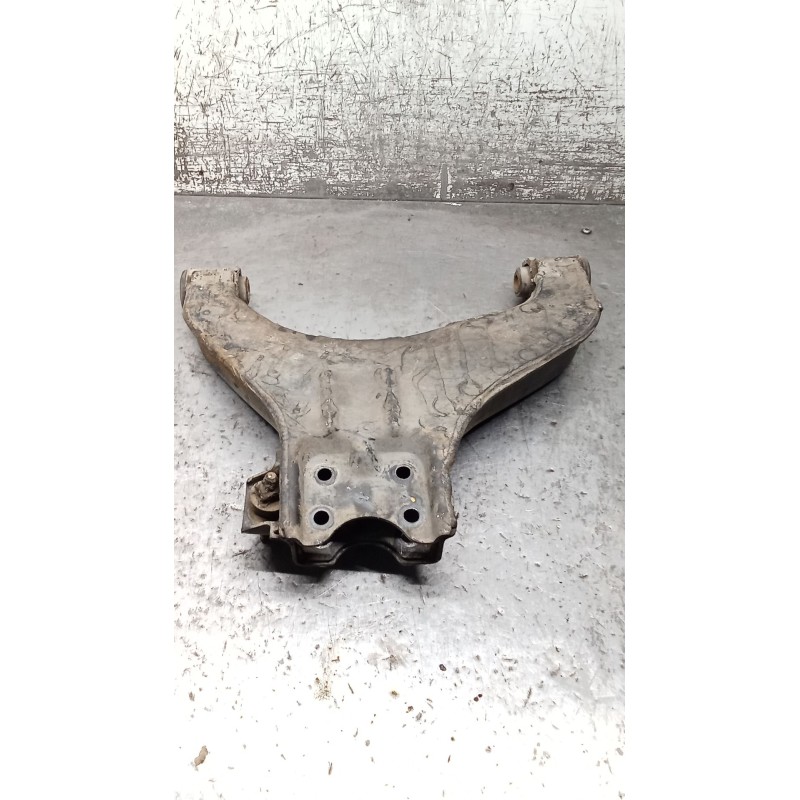 Recambio de brazo suspension inferior delantero derecho para nissan cabstar (f24m, f24w) 35.13 dci, 45.13 dci 2.5 (f24m) referen