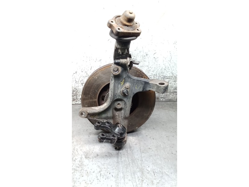 Recambio de mangueta delantera izquierda para nissan cabstar (f24m, f24w) 35.13 dci, 45.13 dci 2.5 (f24m) referencia OEM IAM   0