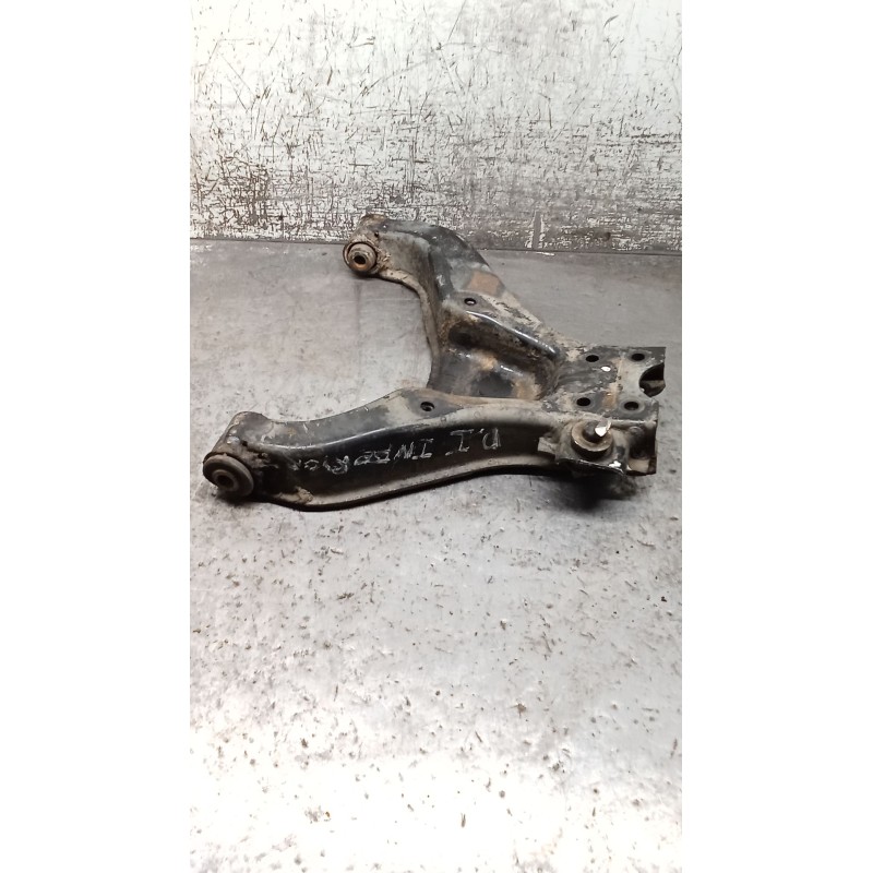 Recambio de brazo suspension inferior delantero izquierdo para nissan cabstar (f24m, f24w) 35.13 dci, 45.13 dci 2.5 (f24m) refer