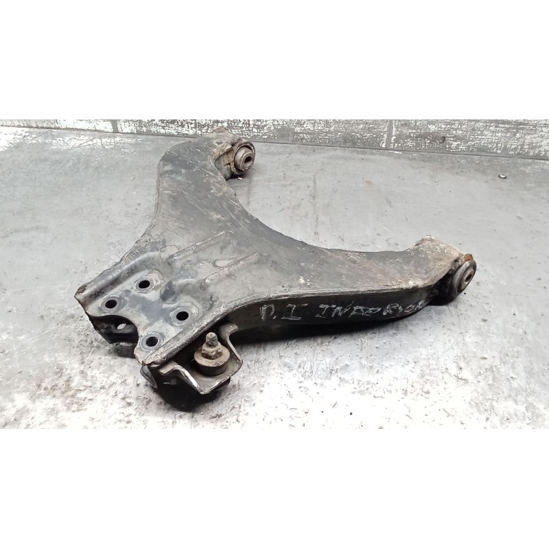 Recambio de brazo suspension inferior delantero izquierdo para nissan cabstar (f24m, f24w) 35.13 dci, 45.13 dci 2.5 (f24m) refer