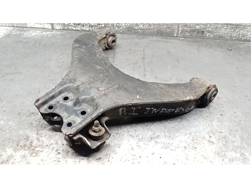 Recambio de brazo suspension inferior delantero izquierdo para nissan cabstar (f24m, f24w) 35.13 dci, 45.13 dci 2.5 (f24m) refer