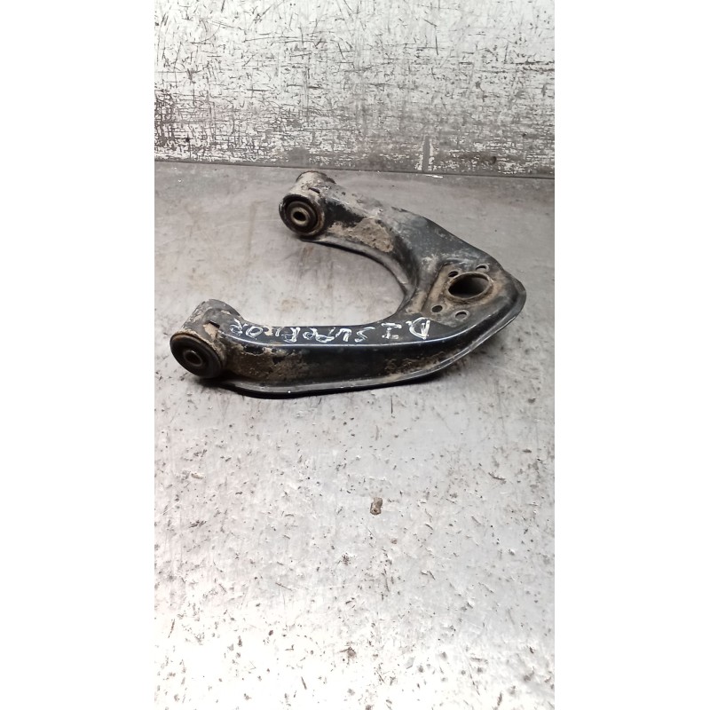 Recambio de brazo suspension superior delantero izquierdo para nissan cabstar (f24m, f24w) 35.13 dci, 45.13 dci 2.5 (f24m) refer