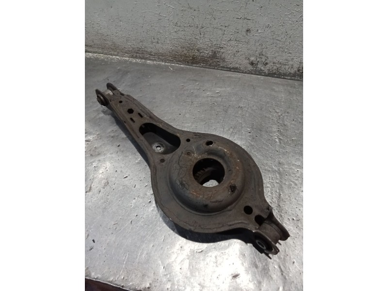 Recambio de brazo suspension inferior trasero izquierdo para ford focus turn. business referencia OEM IAM   14