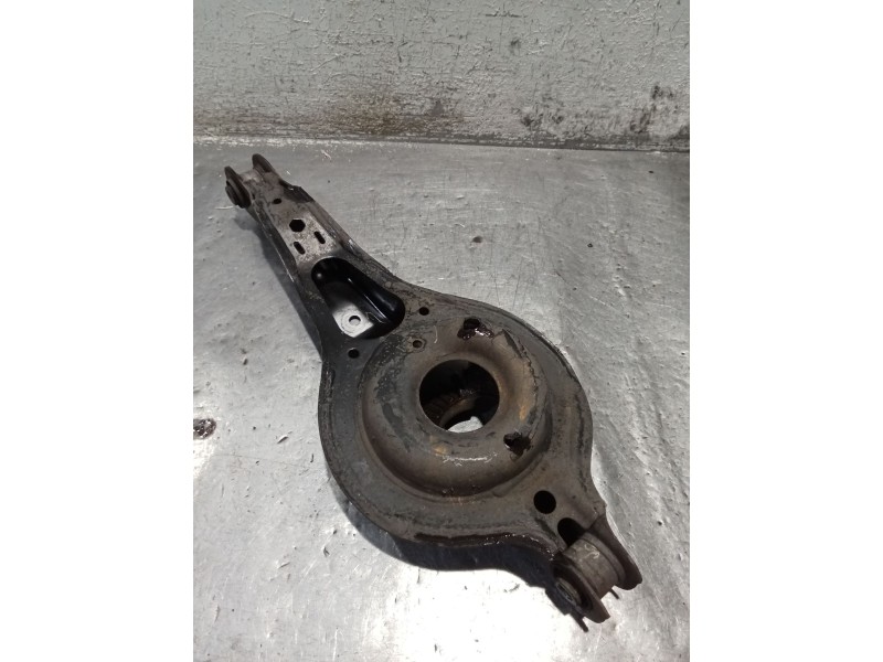 Recambio de brazo suspension inferior trasero derecho para ford focus turn. business referencia OEM IAM   14