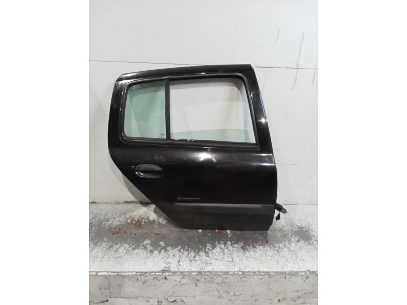 Recambio de puerta trasera derecha para renault clio ii (bb_, cb_) 1.5 dci (b/cb08) referencia OEM IAM  5P 04