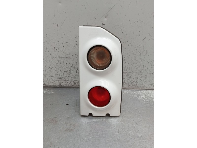 Recambio de piloto trasero derecho para santana 300/350 2.0 tdi 4x4 referencia OEM IAM   04