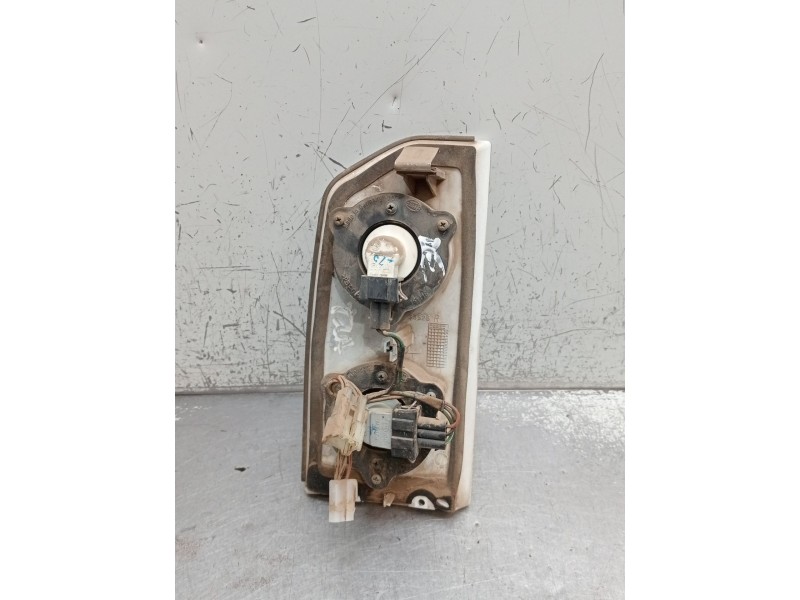 Recambio de piloto trasero derecho para santana 300/350 2.0 tdi 4x4 referencia OEM IAM   04