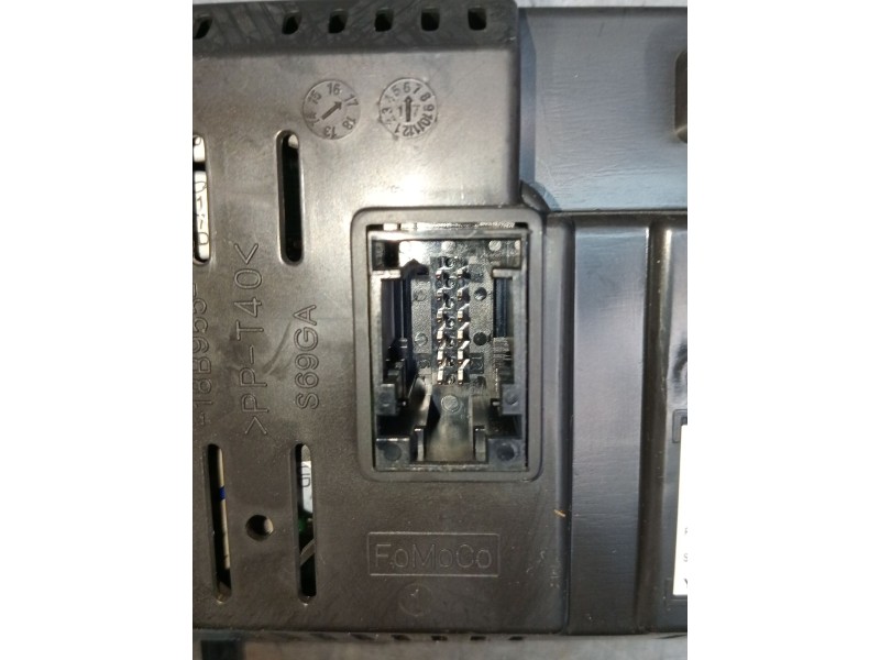 Recambio de pantalla multifuncion para ford focus turn. business referencia OEM IAM F1FT18B955LB B0AB0V016052 10R045369 14