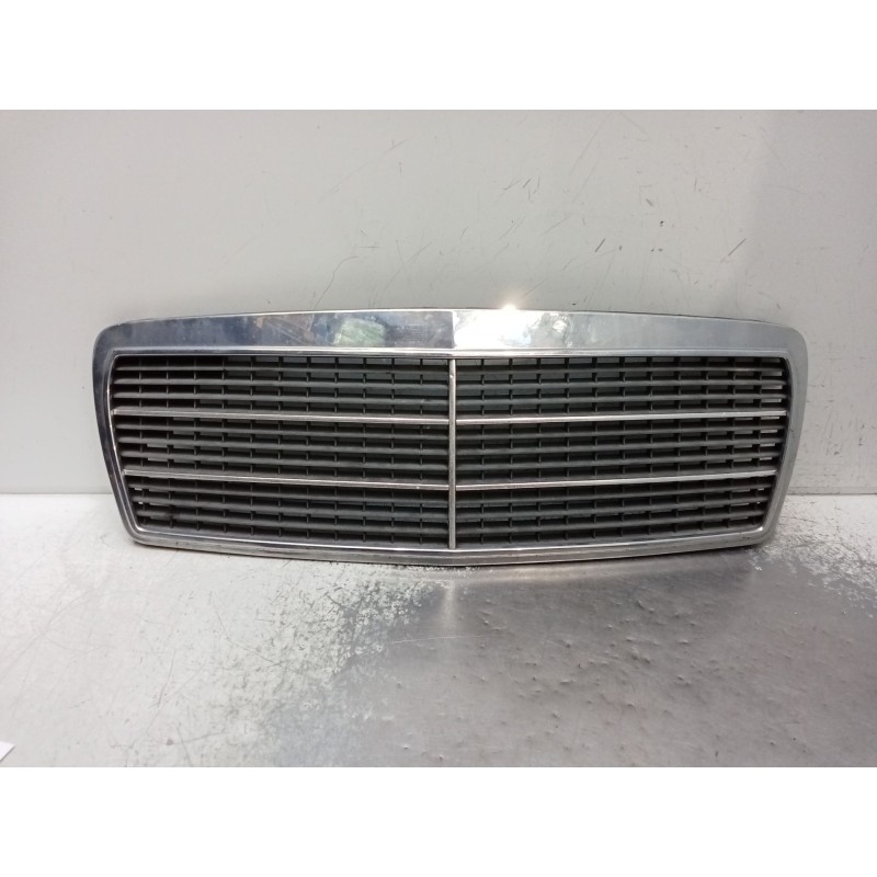 Recambio de rejilla delantera para mercedes-benz clase e (w210) e 220 d (210.004) referencia OEM IAM   