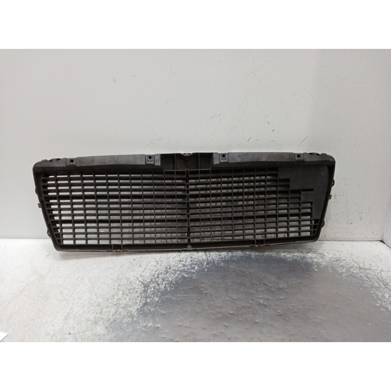 Recambio de rejilla delantera para mercedes-benz clase e (w210) e 220 d (210.004) referencia OEM IAM   