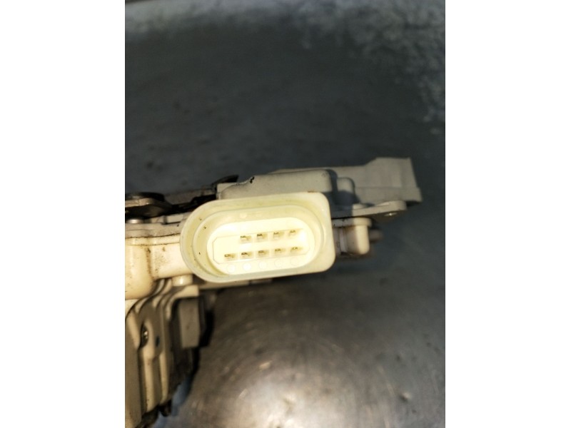 Recambio de motor cierre centralizado delantero izquierdo para volkswagen passat berlina (3c2) advance referencia OEM IAM CZ3C18
