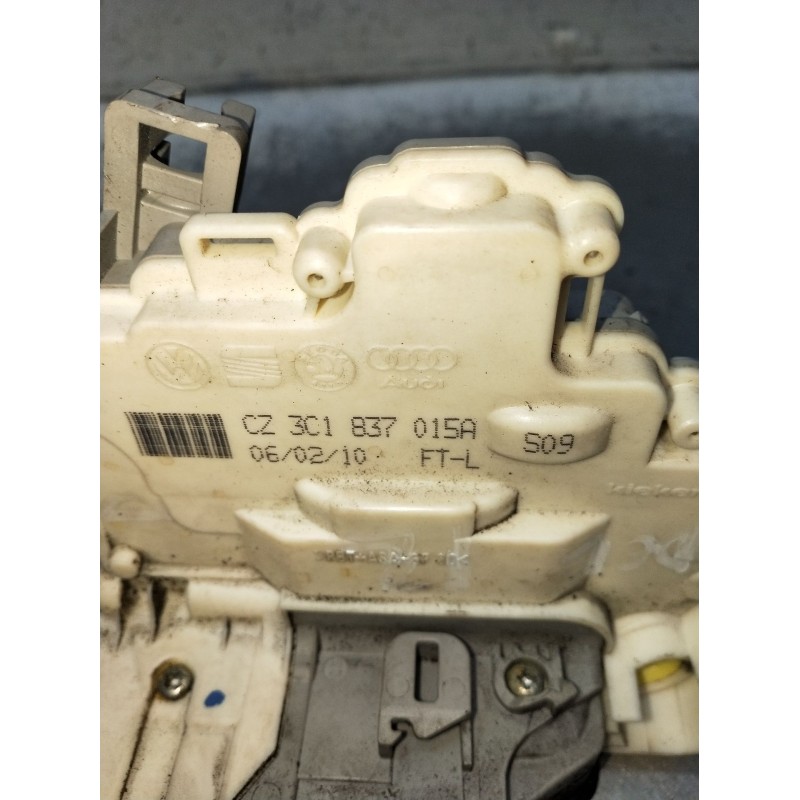 Recambio de motor cierre centralizado delantero izquierdo para volkswagen passat berlina (3c2) advance referencia OEM IAM CZ3C18