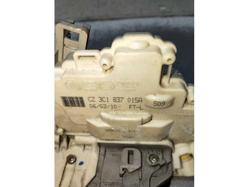 Recambio de motor cierre centralizado delantero izquierdo para volkswagen passat berlina (3c2) advance referencia OEM IAM CZ3C18
