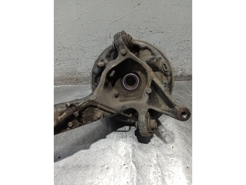 Recambio de mangueta trasera derecha para bmw 3 (e36) 318 i referencia OEM IAM  TAMBOR 90