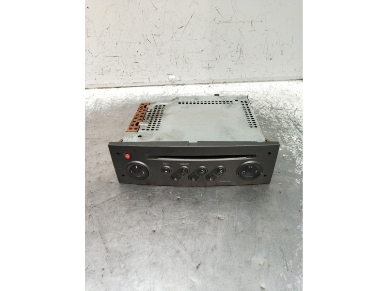 Recambio de sistema audio / radio cd para renault scénic ii (jm0/1_) 1.9 dci (jm0g, jm12, jm1g, jm2c) referencia OEM IAM 8200300