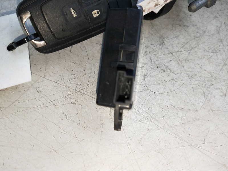 Recambio de conmutador de arranque para opel insignia berlina 2.0 16v cdti referencia OEM IAM 313169S2  