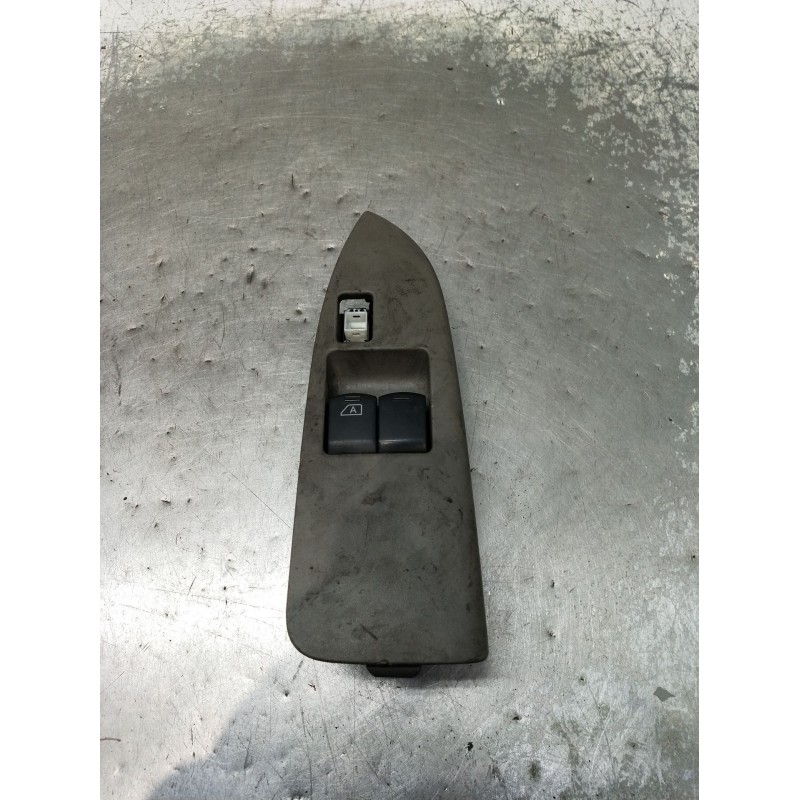 Recambio de mando elevalunas delantero izquierdo para nissan cabstar (f24m, f24w) 35.13 dci, 45.13 dci 2.5 (f24m) referencia OEM
