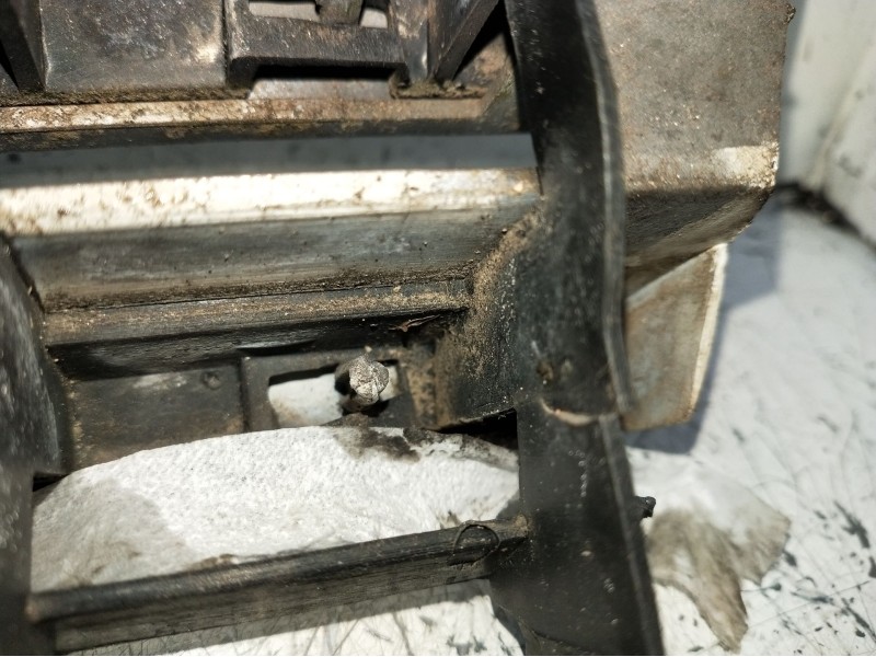 Recambio de rejilla delantera para peugeot 205 ii (20a/c) 1.7 diesel referencia OEM IAM  VER FOTOS 98