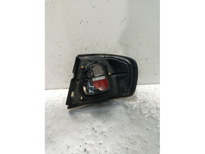 Recambio de piloto trasero izquierdo para nissan primera berlina (p11) 1.6 16v cat referencia OEM IAM  VER FOTOS 97