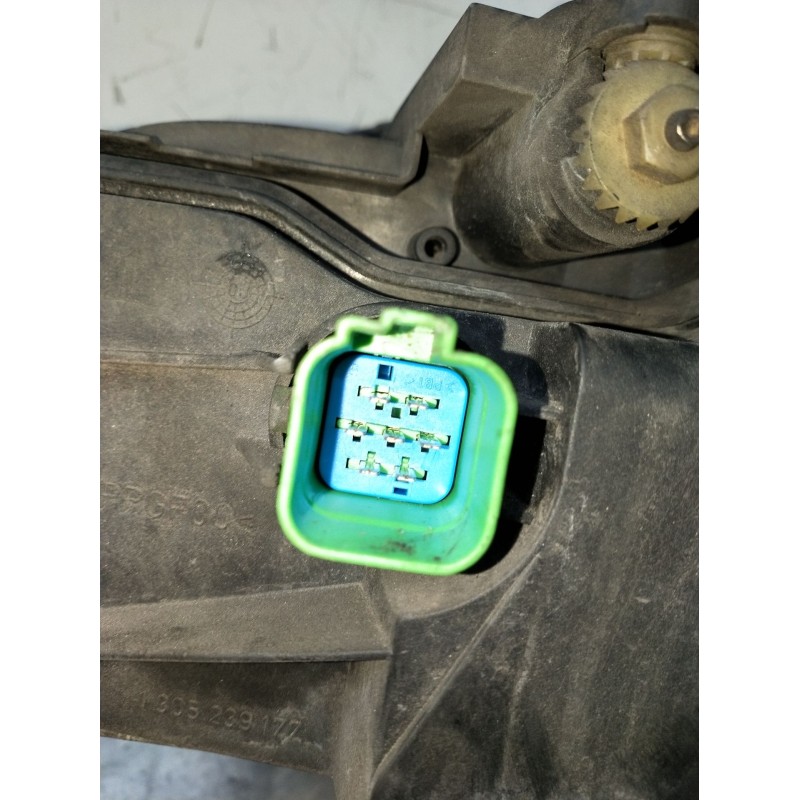 Recambio de faro derecho para ford mondeo iii (b5y) 1.8 16v referencia OEM IAM 0301174202 1S7113005AK 01