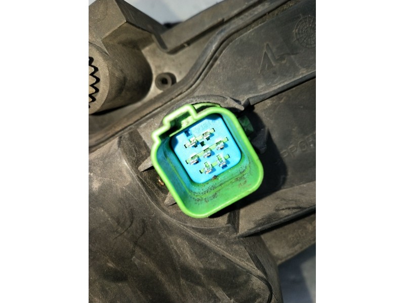 Recambio de faro izquierdo para ford mondeo iii (b5y) 1.8 16v referencia OEM IAM 0301174201 1S7113006AK 01