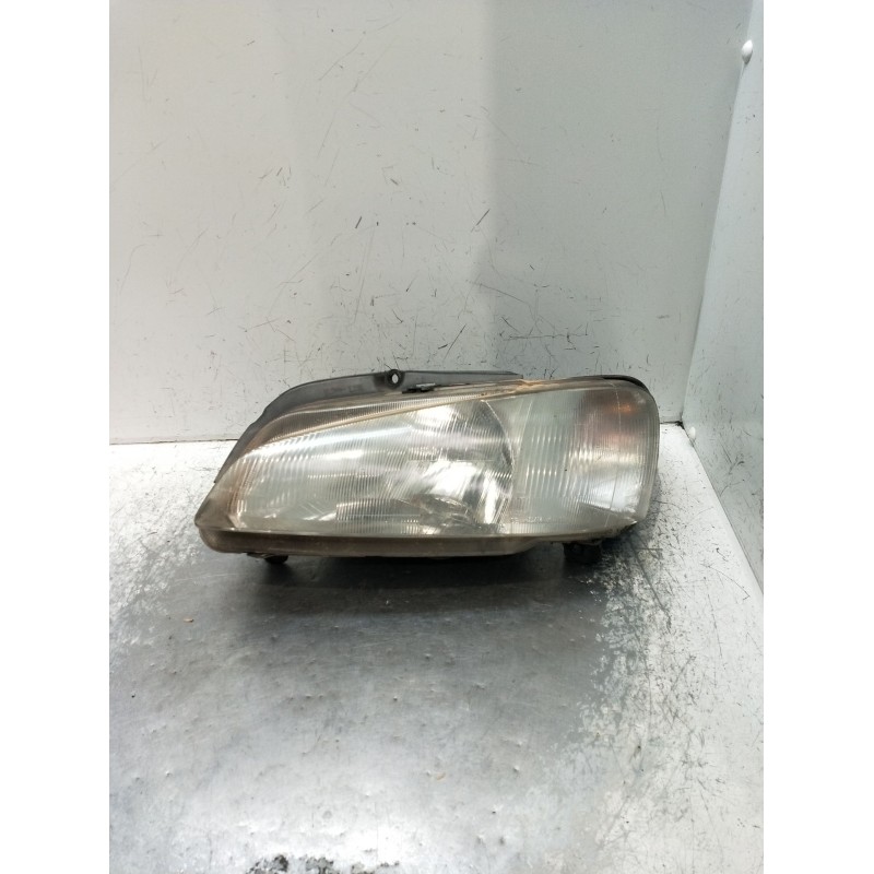 Recambio de faro izquierdo para peugeot 106 ii (1a_, 1c_) 1.1 i referencia OEM IAM 086186 88205397 96