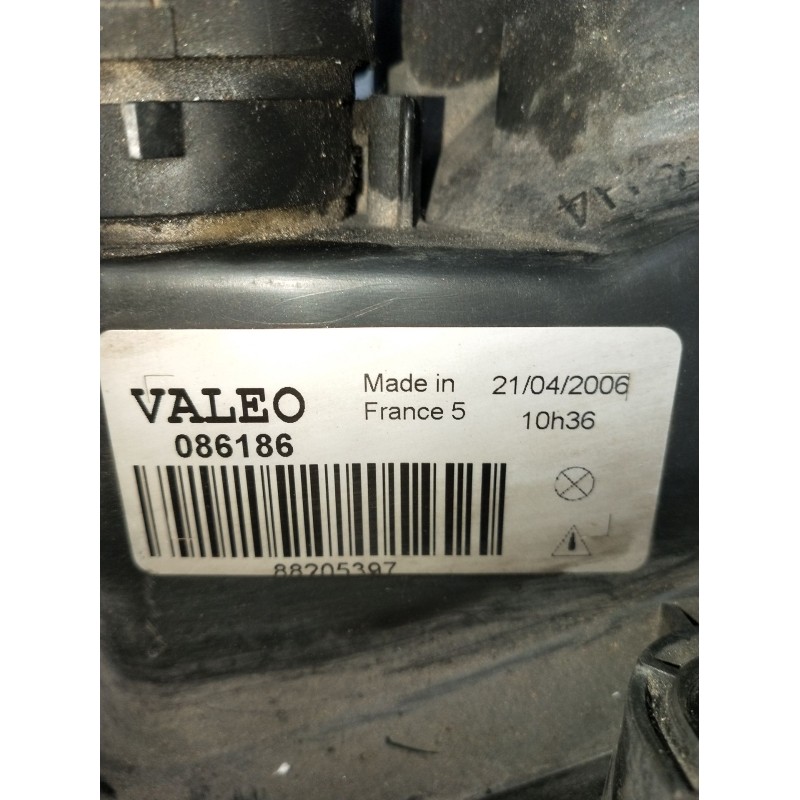 Recambio de faro izquierdo para peugeot 106 ii (1a_, 1c_) 1.1 i referencia OEM IAM 086186 88205397 96