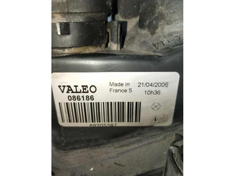 Recambio de faro izquierdo para peugeot 106 ii (1a_, 1c_) 1.1 i referencia OEM IAM 086186 88205397 96