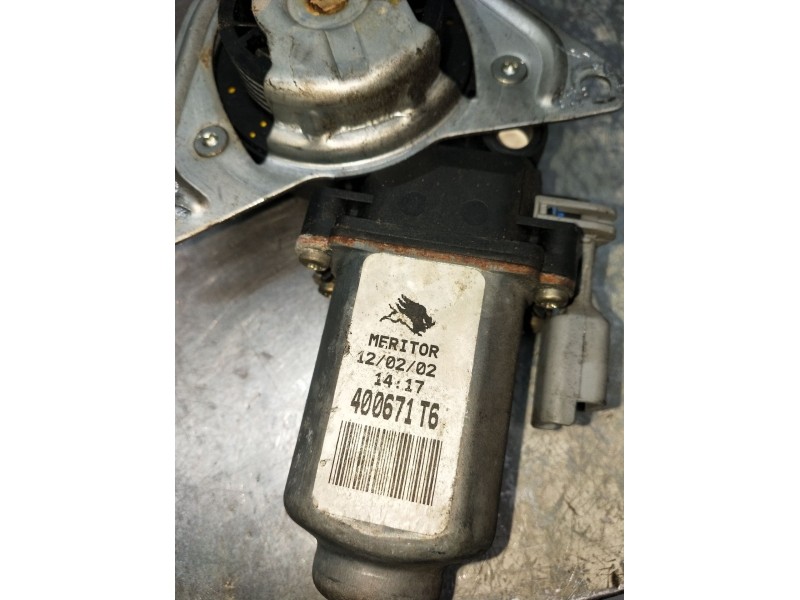 Recambio de elevalunas delantero izquierdo para peugeot 106 ii (1a_, 1c_) 1.1 i referencia OEM IAM 400671T6 3P 96